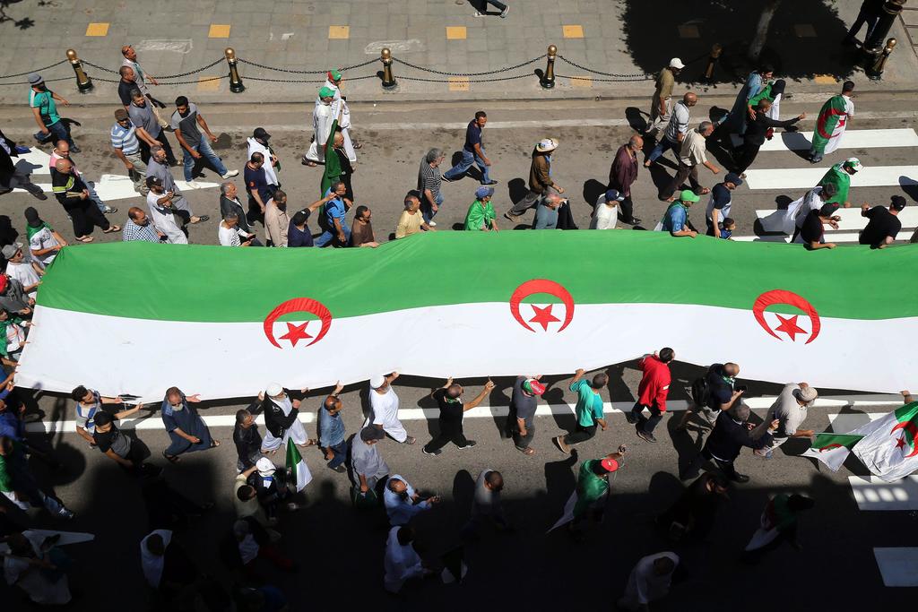 Aplazan las elecciones presidenciales en Argelia