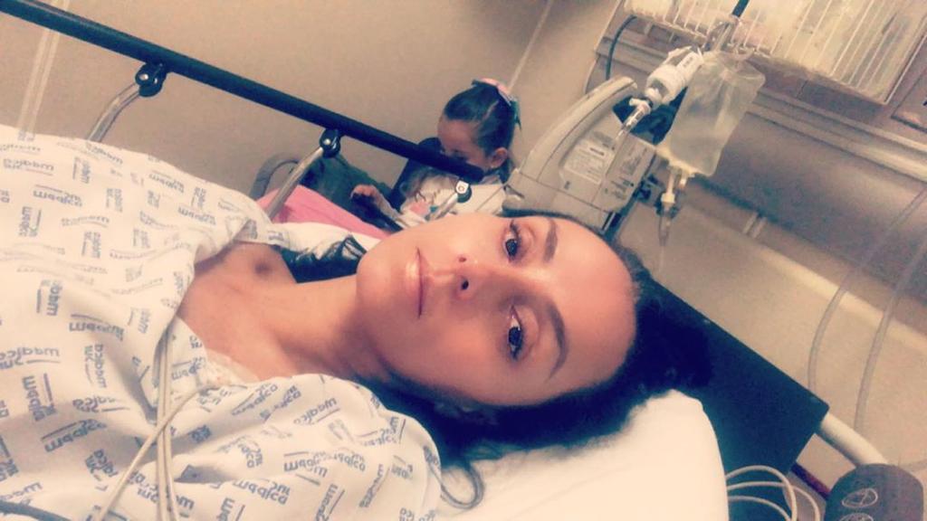 Fuerte dolor lleva a Ivonne Montero al hospital