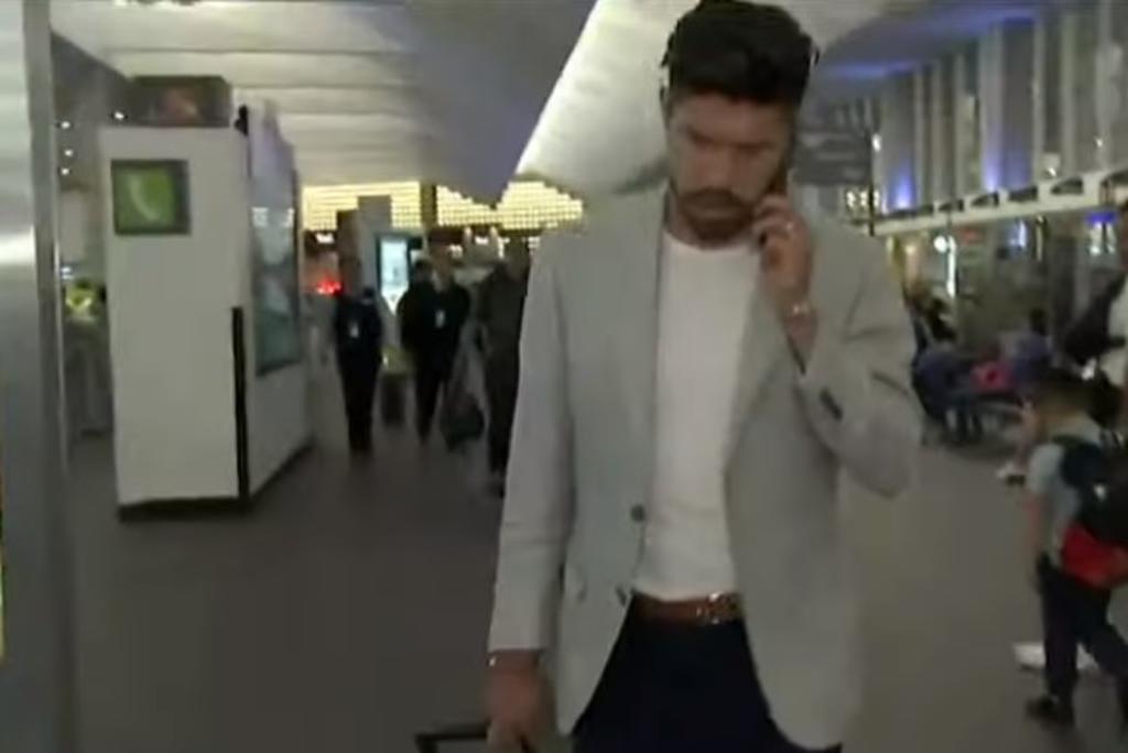 Oribe evade a la prensa en su llegada al aeropuerto de Guadalajara