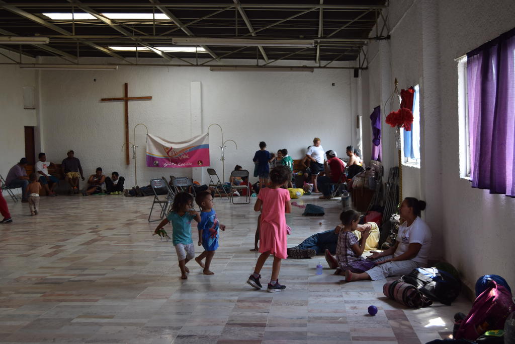 Permanecen 1,300 migrantes en el norte de Coahuila