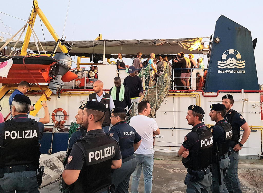Insta Francia a ministro italiano a respetar normas de salvamento