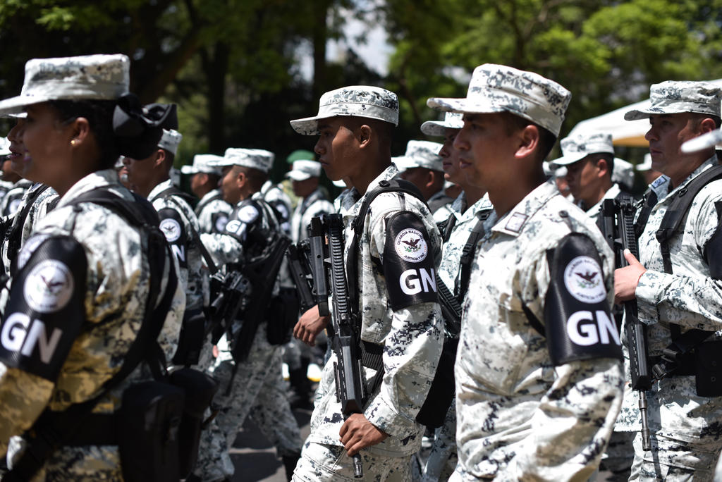 Lázaro Cárdenas recibe a los primeros elementos de la Guardia Nacional