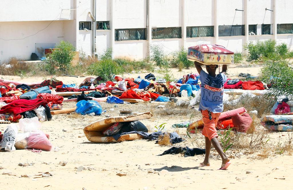 Reporta OMS más de mil muertos por combates en Trípoli