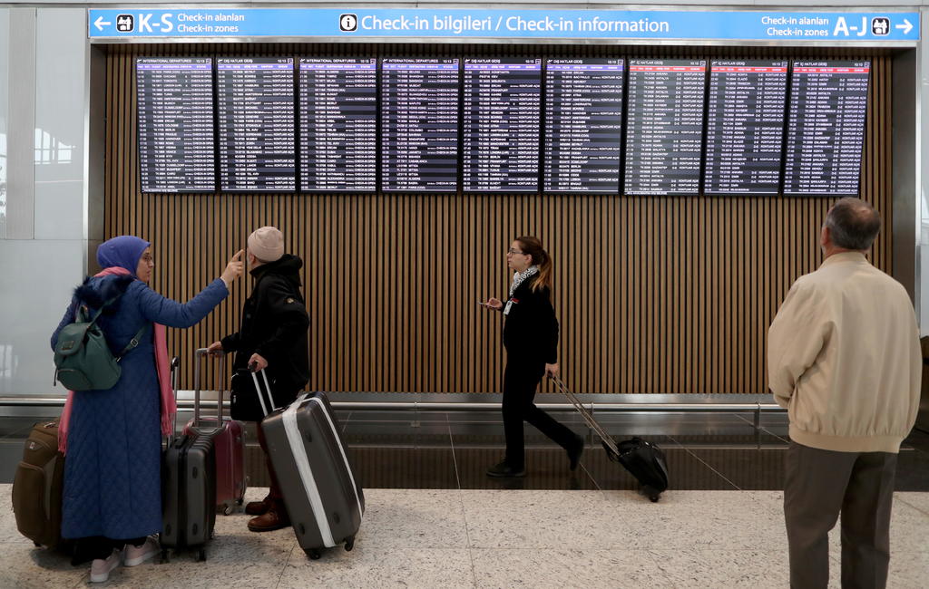 Refugiado sirio atrapado en el aeropuerto de Estambul desde hace 6 semanas