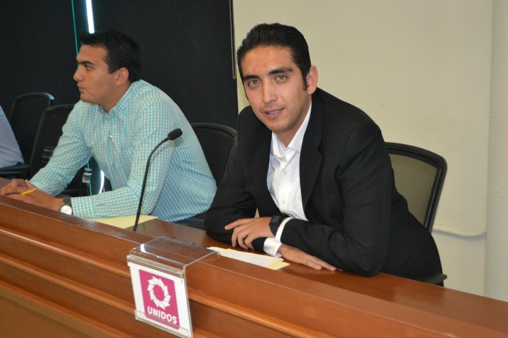 Hijo de Moreira se integra al IEC como representante de su partido