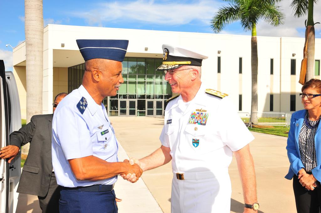 Visita jefe de las Fuerzas Armadas de Brasil el Comando Sur en Miami