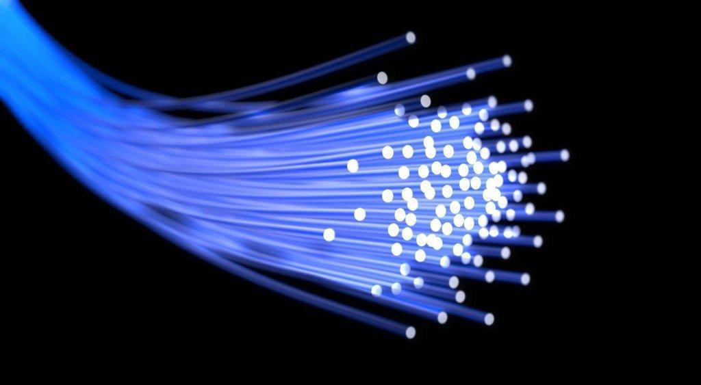 Filial de CFE se encargará de concesión para manejo de fibra óptica: AMLO