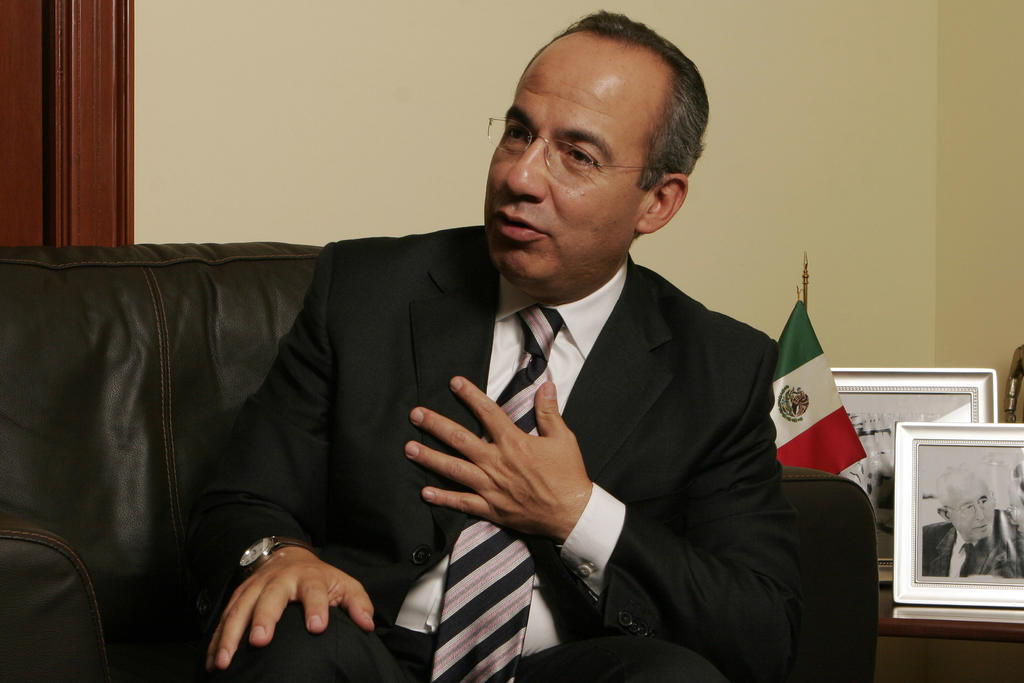 Calderón responde a AMLO: 'he pagado mis impuestos'