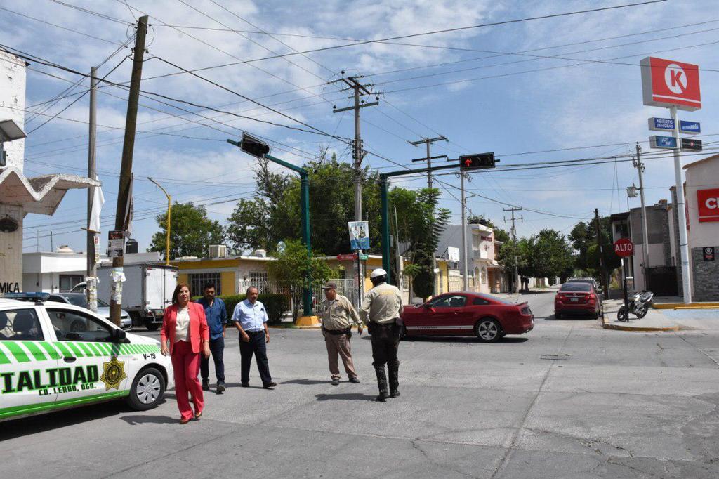 Comienzan a operar tres semáforos nuevos en Lerdo