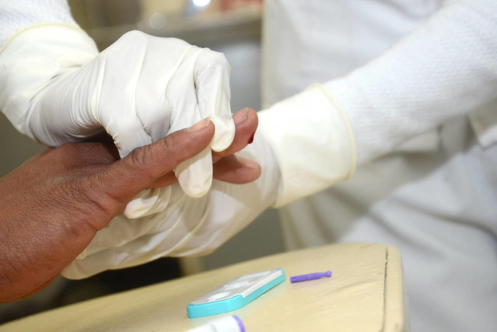 Probarán vacuna de larga duración contra el VIH en humanos