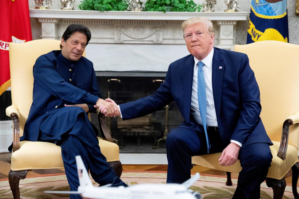 Trump trata de acercarse a Pakistán; se ofrece como mediador en Cachemira