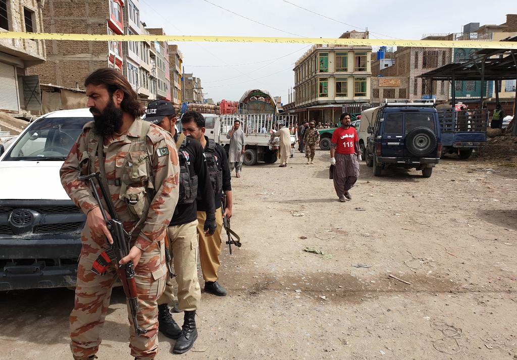 Dos muertos y 29 heridos por bomba en mercado de Pakistán
