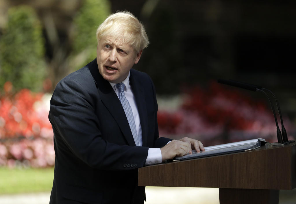 Promete Johnson negociar 'un nuevo y mejor' acuerdo con la UE