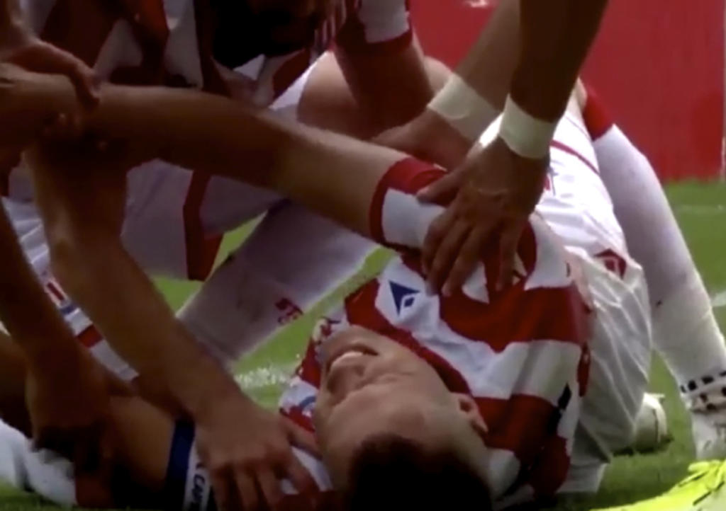 Futbolista sufre espeluznante lesión durante partido