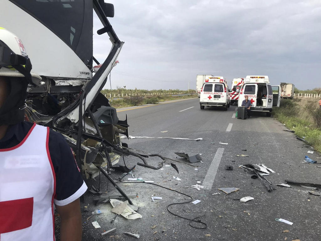 Accidente de autobús deja 19 fallecidos en Perú