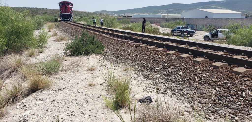 Presunto migrante se suicida arrojándose al tren