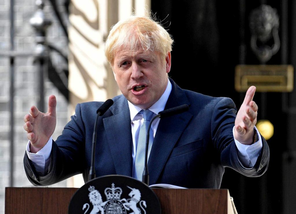 Boris Johnson promete concluir el 'brexit' y evitar una frontera dura