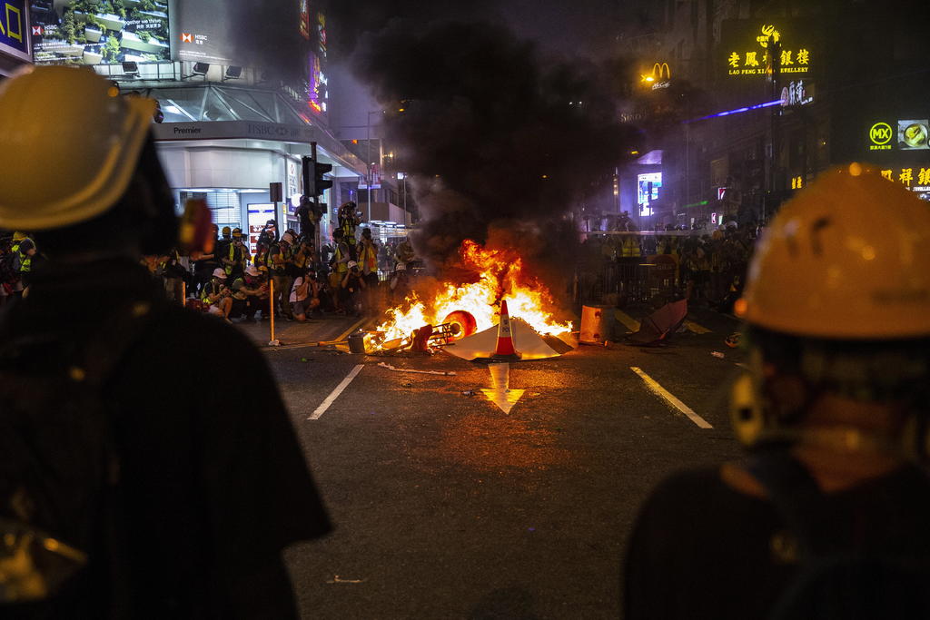 Regresa represión a Hong Kong