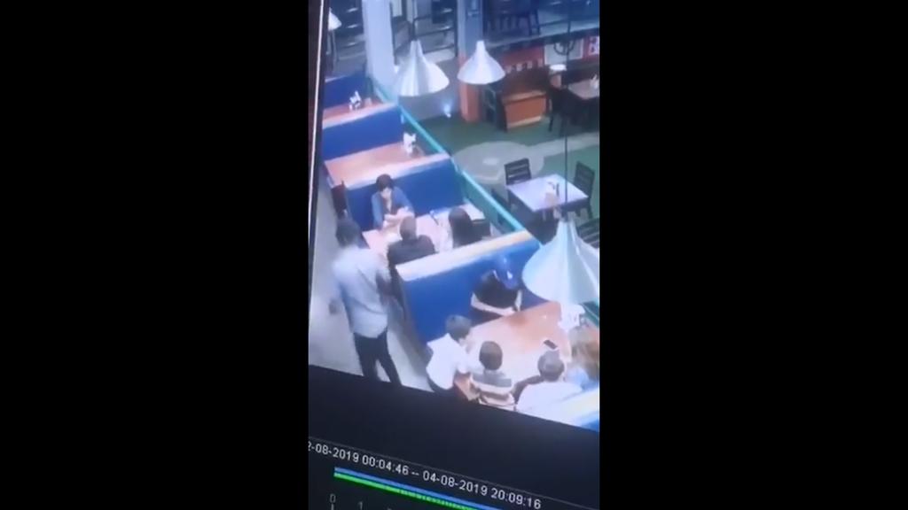 Asesinan a hombre frente a niños en restaurante de Sonora