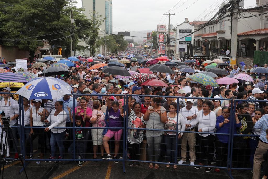 Piden la renuncia del presidente de Honduras