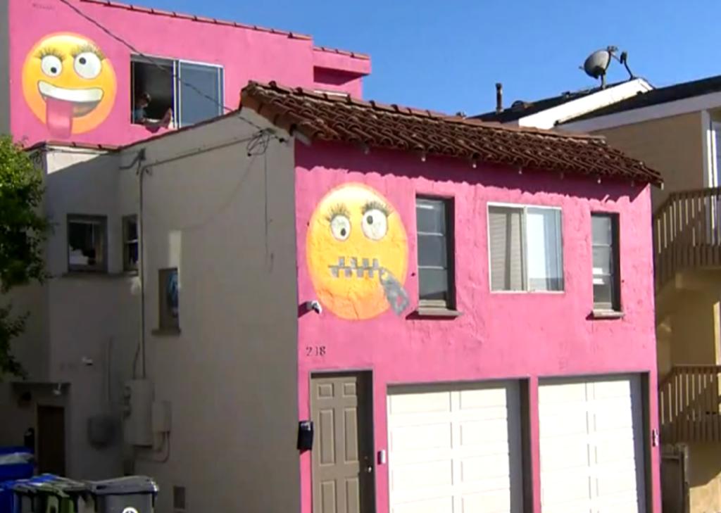 La casa con emojis resulta una molestia para sus vecinos