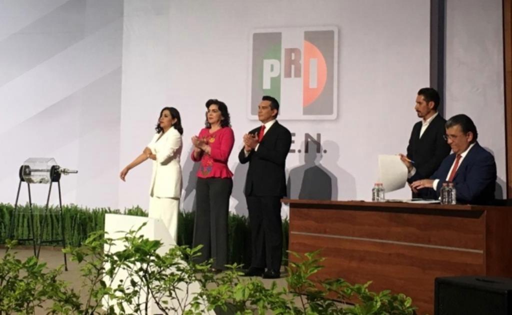 Candidatos a dirigencia del PRI se enfrentan en debate