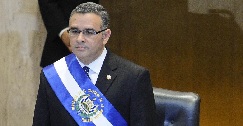 Fiscalía de El Salvador busca extraditar a expresidente Funes