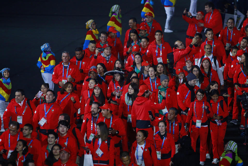 Banderas y mariachi reciben a deportistas de Lima 2019