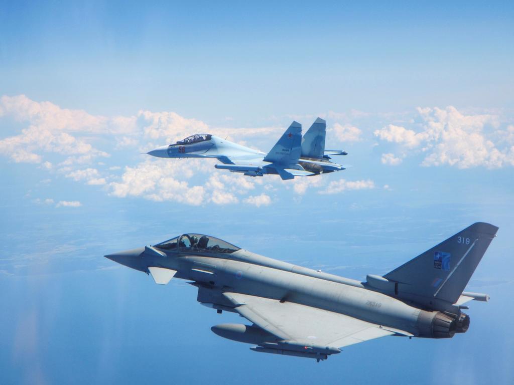 Afirma la OTAN que desplegó cazas para identificar aviones rusos