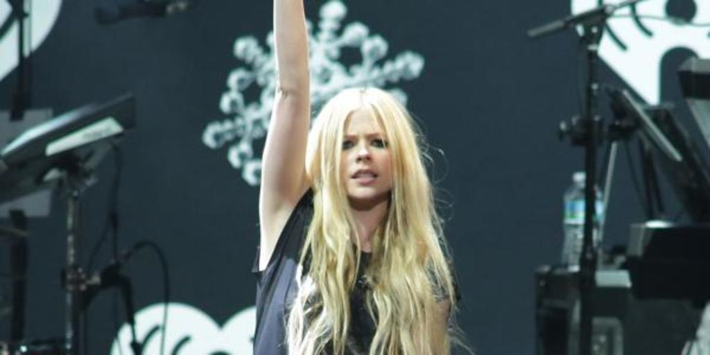 Avril Lavigne vuelve a los escenarios tras cinco años de ausencia