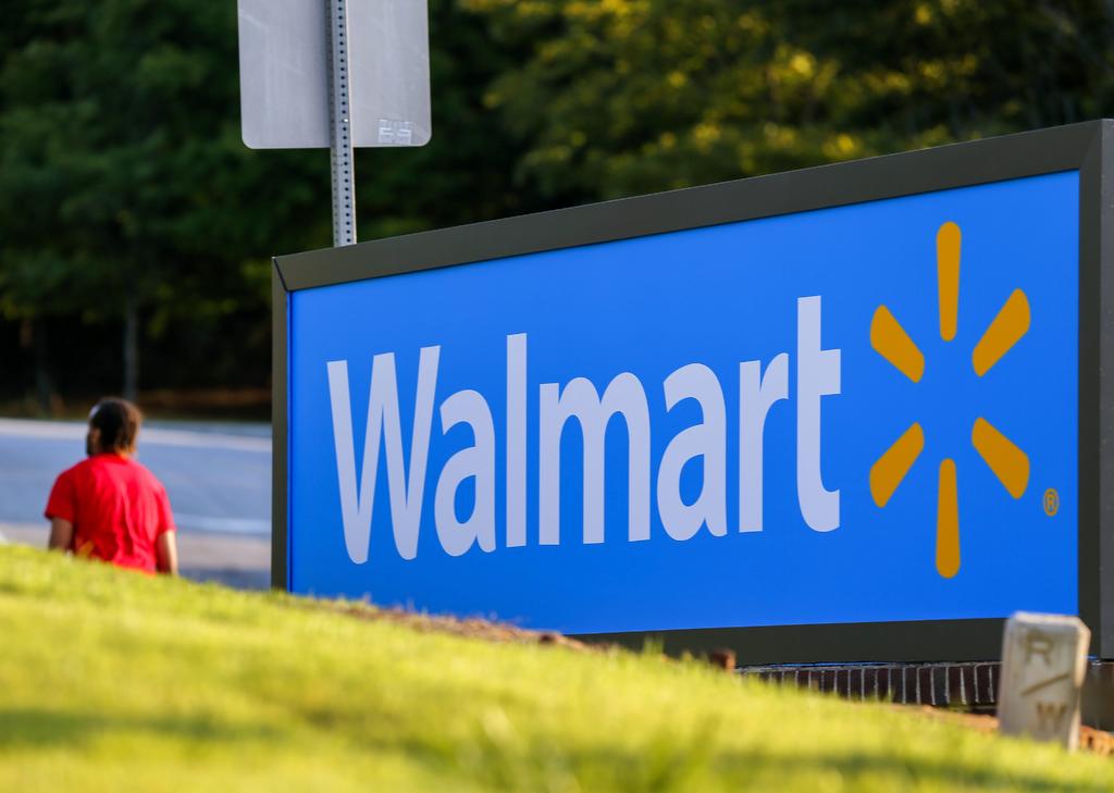 Walmart sube en bolsa tras buenos resultados y llamada a debate sobre armas