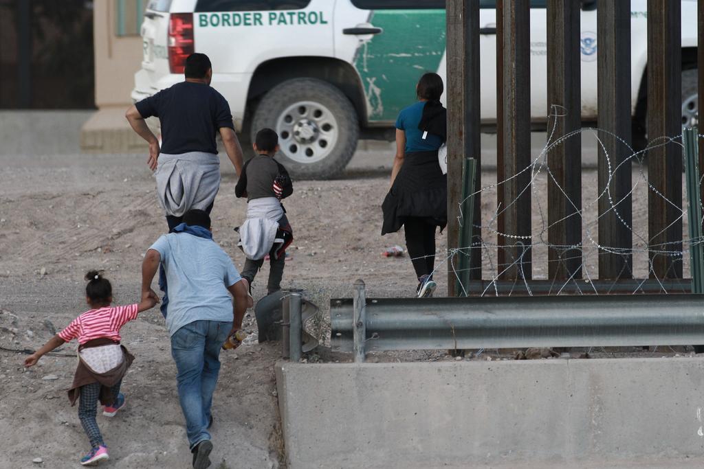 Corte permite a gobierno de EUA rechazar pedidos de asilo