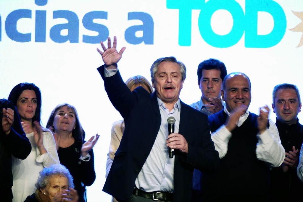 Rechaza Fernández cerrar economía argentina de ganar elección