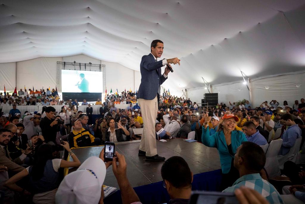 Afirma Guaidó que sabía de diálogos entre chavismo y EUA