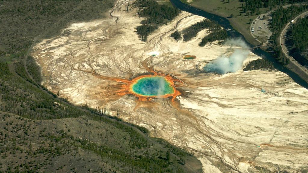 Alertan peligro de eventual erupción volcánica debajo de Yellowstone
