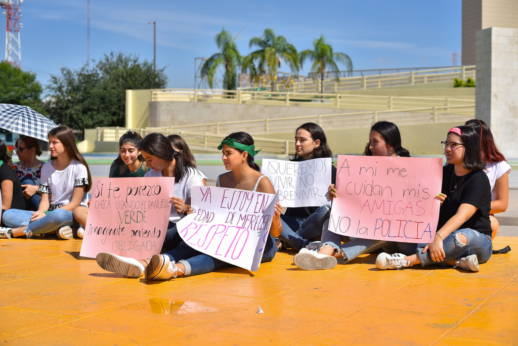 Protestan jóvenes contra violencia