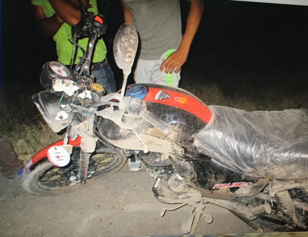 Motociclista grave tras impactar a peatón en Lerdo