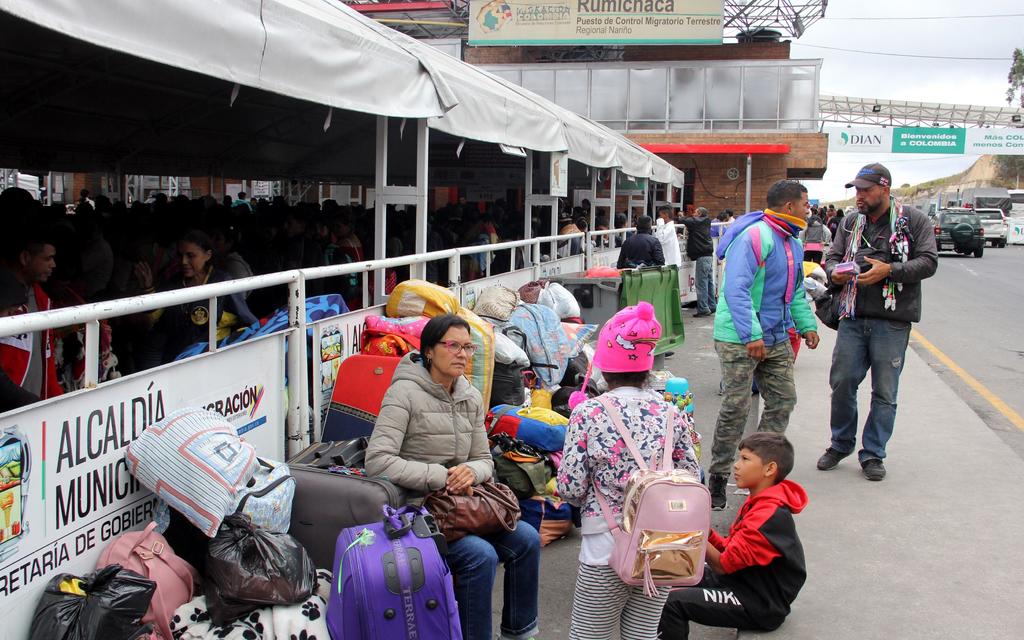 Más de 13 mil refugiados venezolanos cruzaron a Ecuador