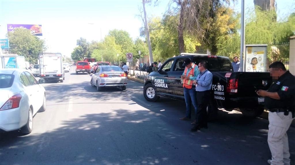 Realizan operativo contra vehículos con placas vencidas en Torreón