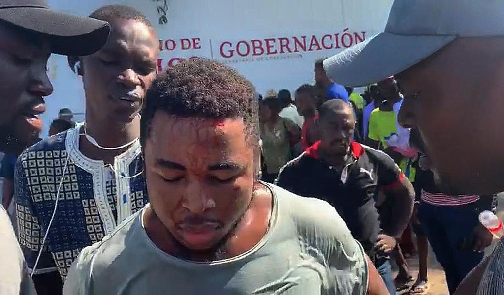 Lesionan a migrante y a policía durante protesta en Chiapas