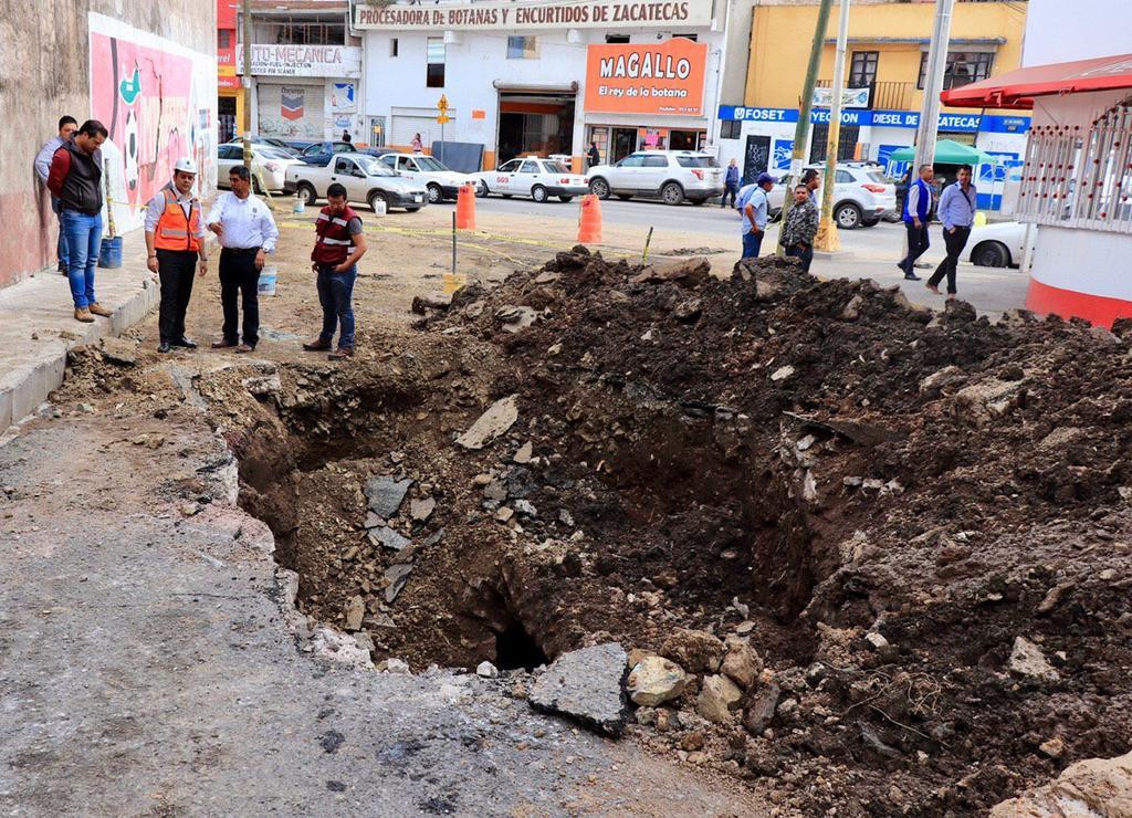 Tardarán dos semanas en reparar socavón en Zacatecas