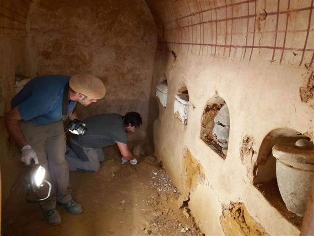 Encuentran mausoleo romano de 2 mil años de antigüedad en Sevilla