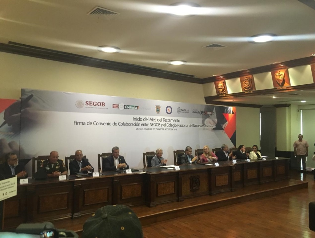 Se compromete Miguel Riquelme a no incrementar notarías en Coahuila