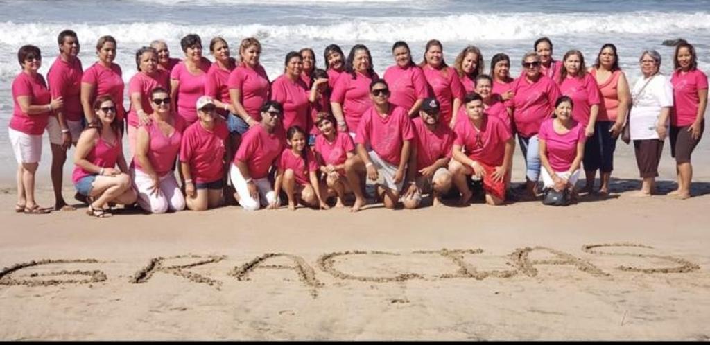 Mujeres de Fuerza Rosa Laguna conocen el mar