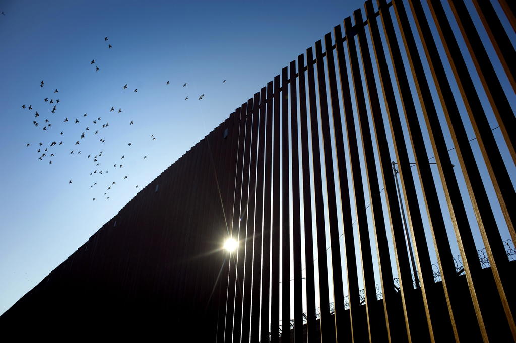 Aprueba el Pentágono fondos militares para muro fronterizo