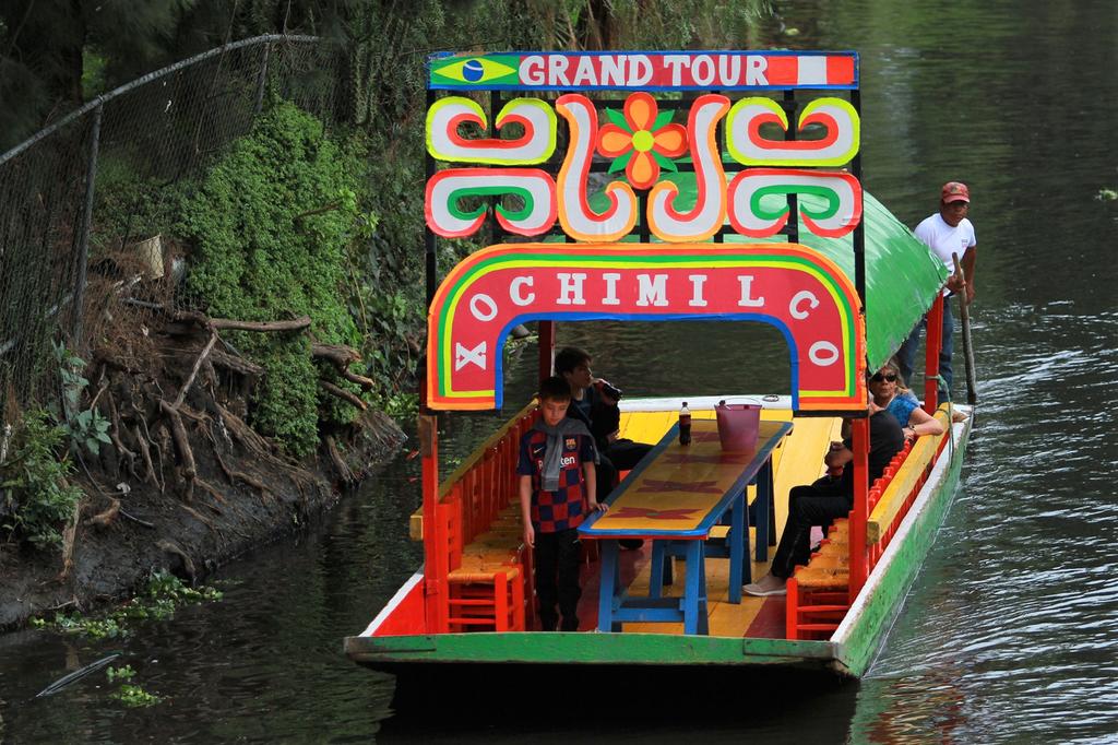 Xochimilco: lo que debes saber antes de subir a una trajinera