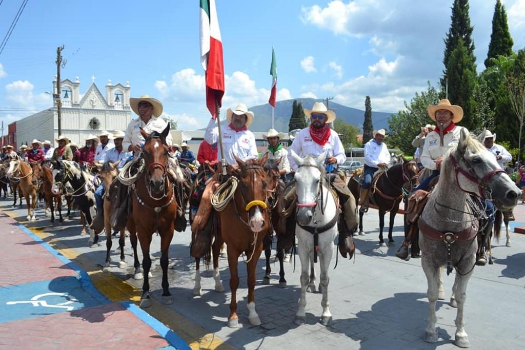 Llega cabalgata de Santo Domingo-Sabinas a Castaños y Monclova