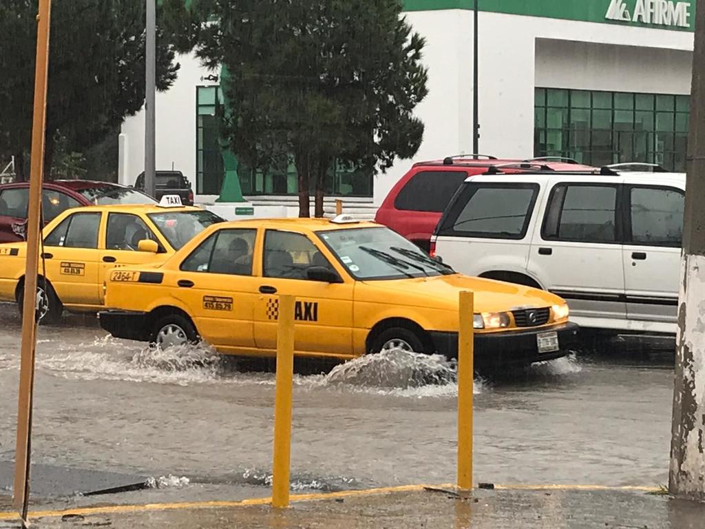 Diez viviendas en Saltillo sufrieron inundaciones