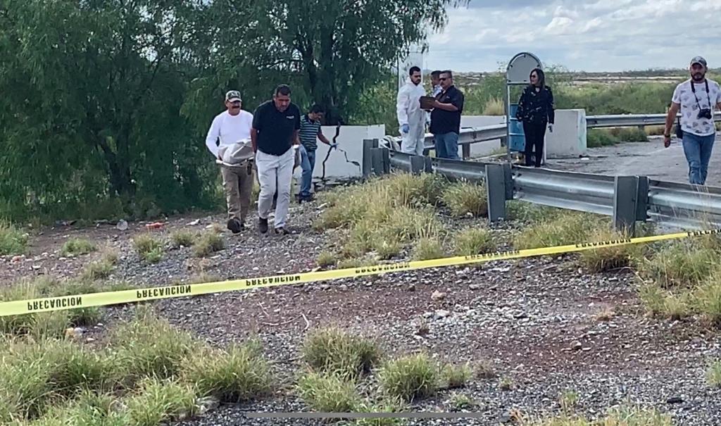 Localizan a mujer sin vida en carretera Torreón-Saltillo
