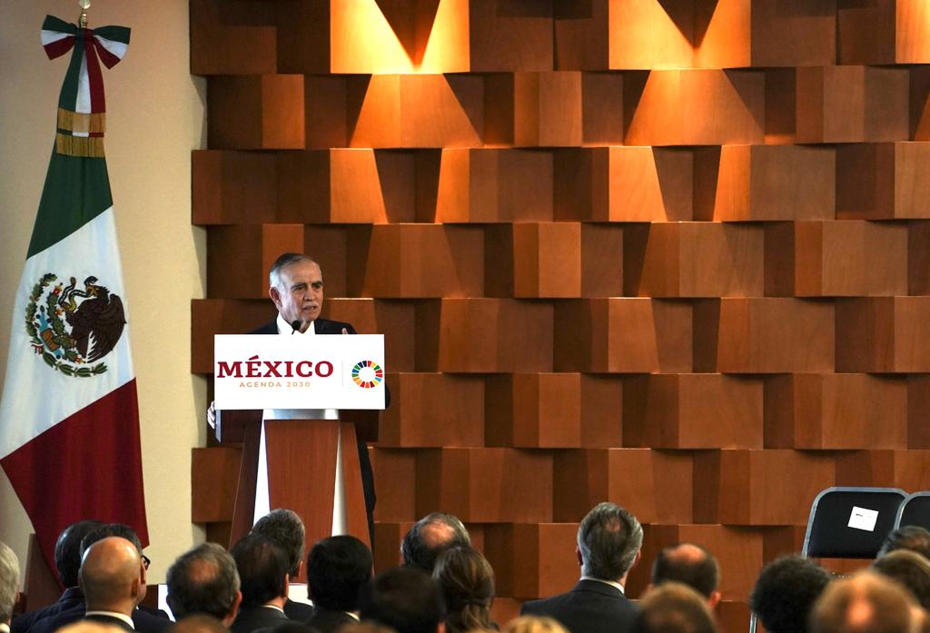 Romo Garza pide aislar a México de desconfianza